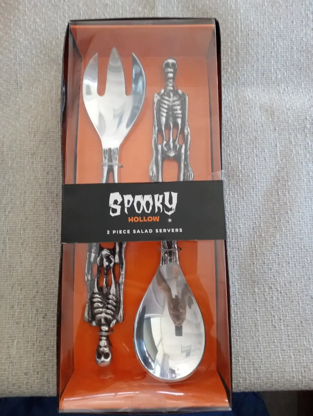 HALLOWEEN SPOOKY HOLLOW BRAND SKELETON 2 PC SALAD SERVERS 1161